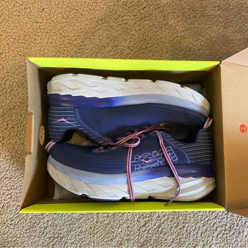 NEW Hoka Bondi 6 sneakers size 10.5 Wide